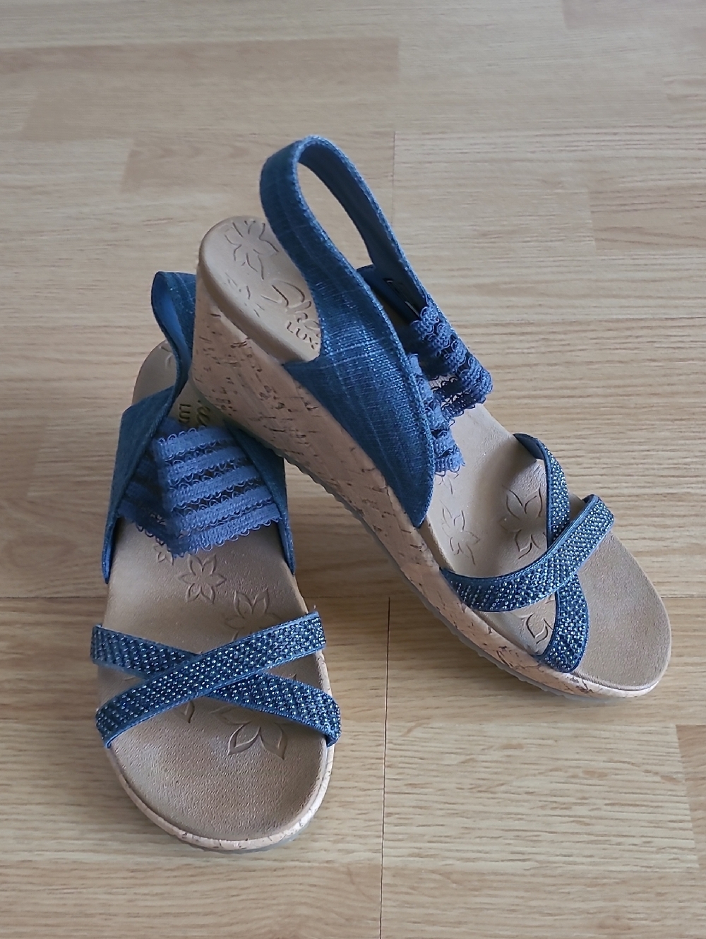 Skechers Luxe Foam Sandals Beverlee- Fancy Sips